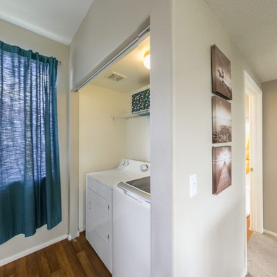 Kitchen/Laundry Area