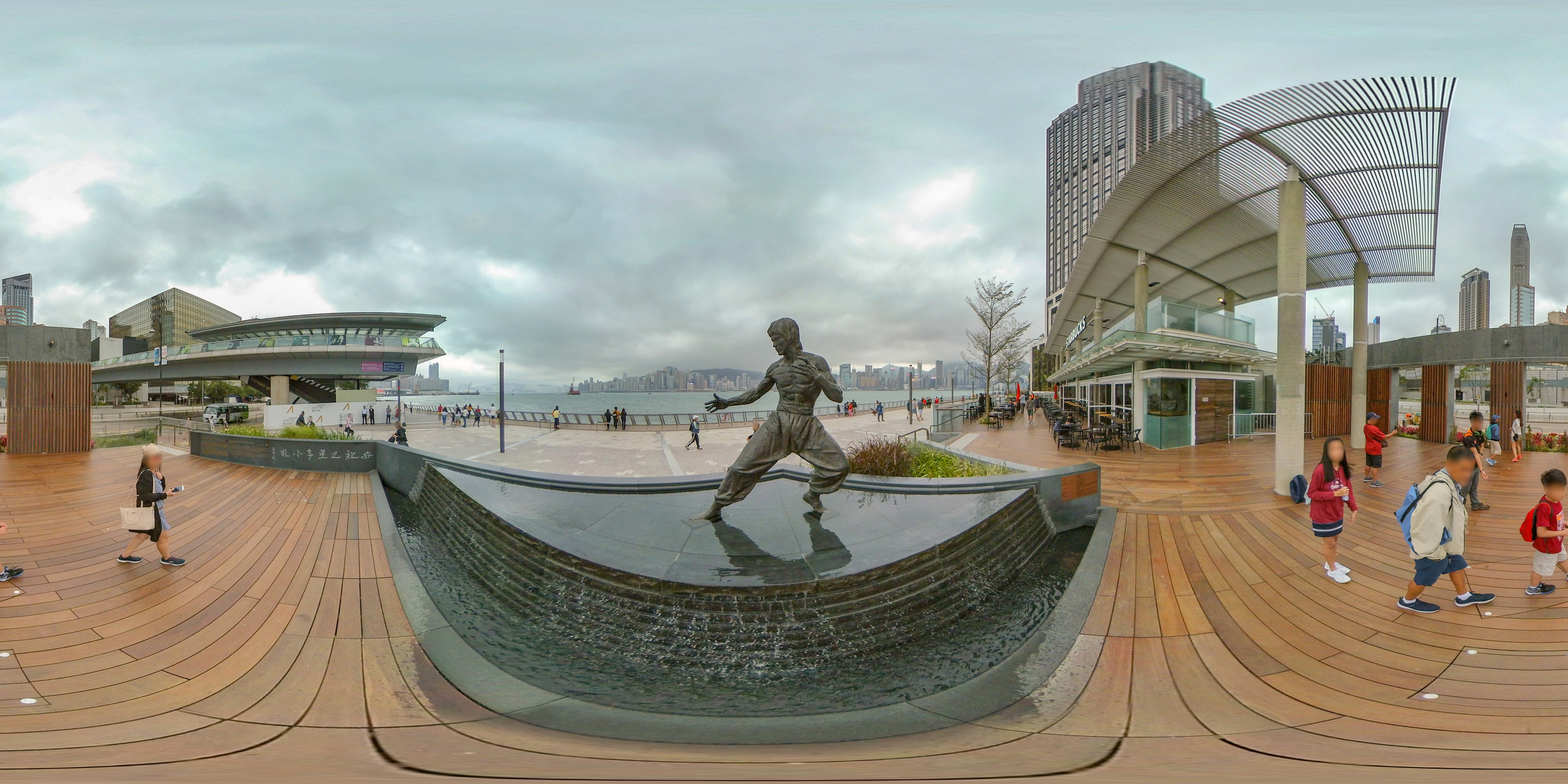 Bruce Lee Statue