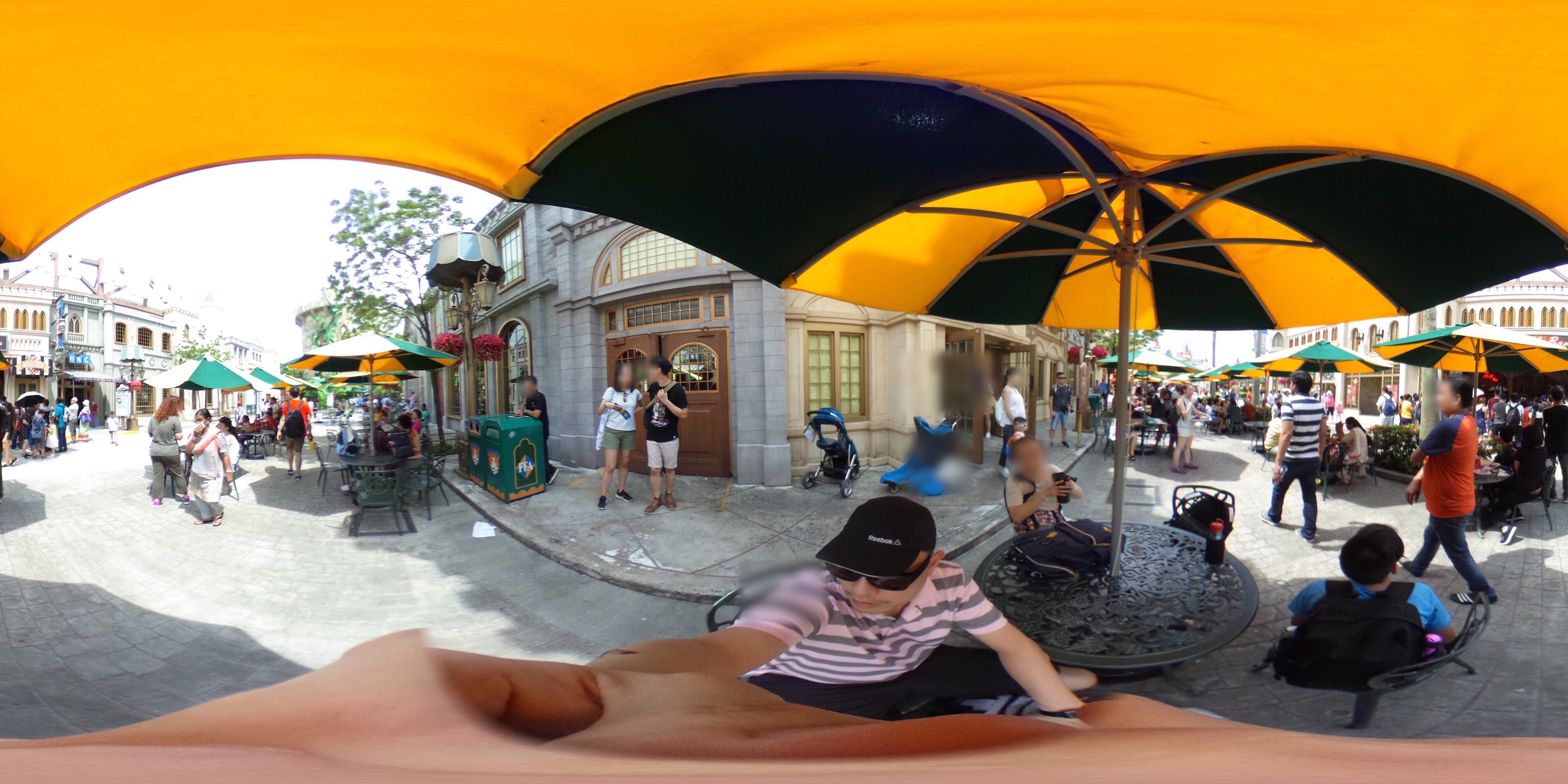 Crowd Rides and Shops Busy