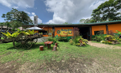 undefined Munting Hardin Food Park, Tagaytay, Philippines