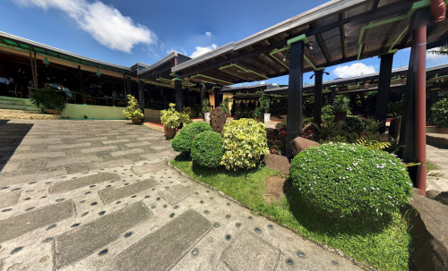 Tagaytay Leslie's Restaurant